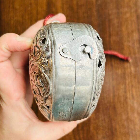 Vintage Metal Heart Shaped Room Freshener Closet Pompadour - Picture 5 of 11